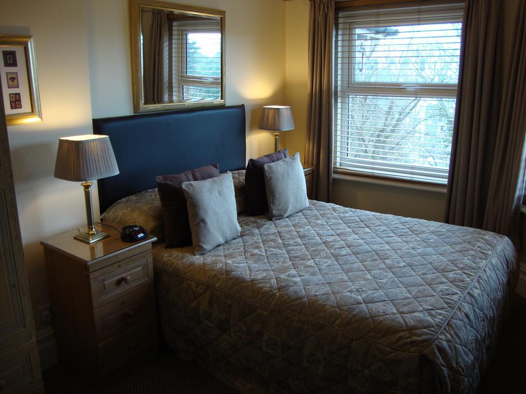 The Newark Hotel บอร์นมัธ ภายนอก รูปภาพ