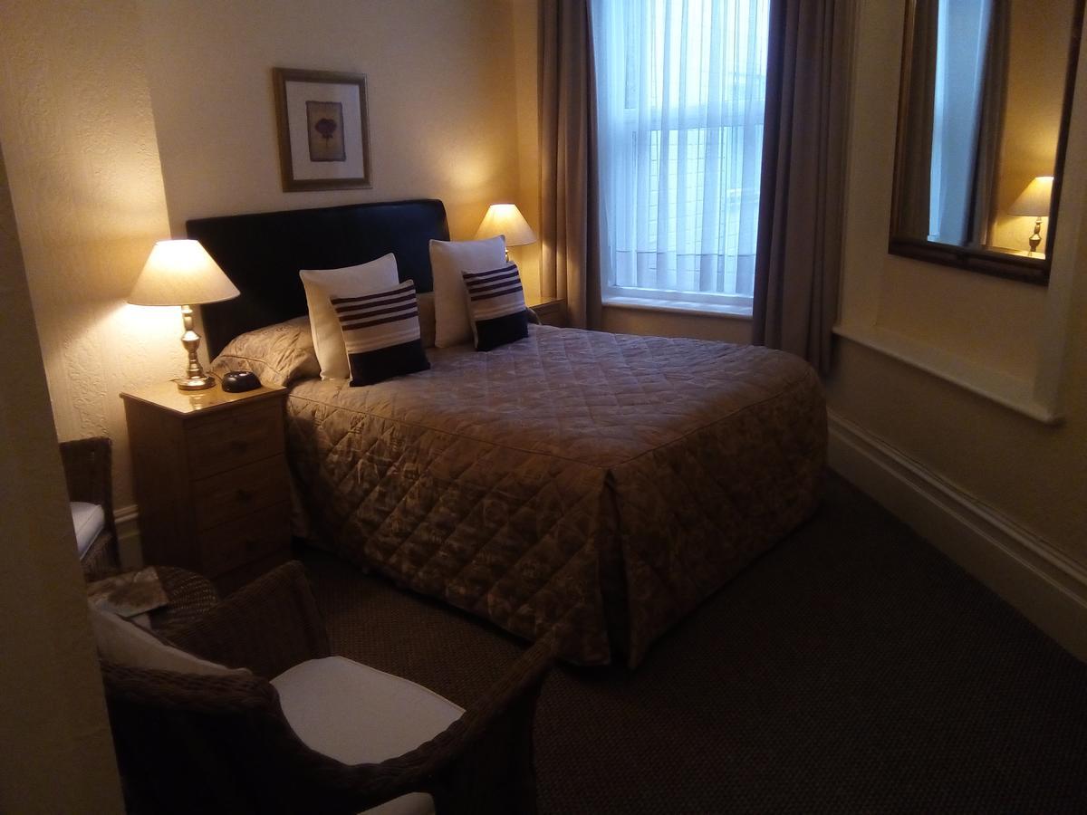 The Newark Hotel บอร์นมัธ ภายนอก รูปภาพ